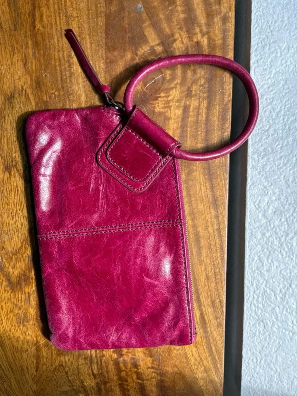 HOBO Classic Women's clutch in magenta